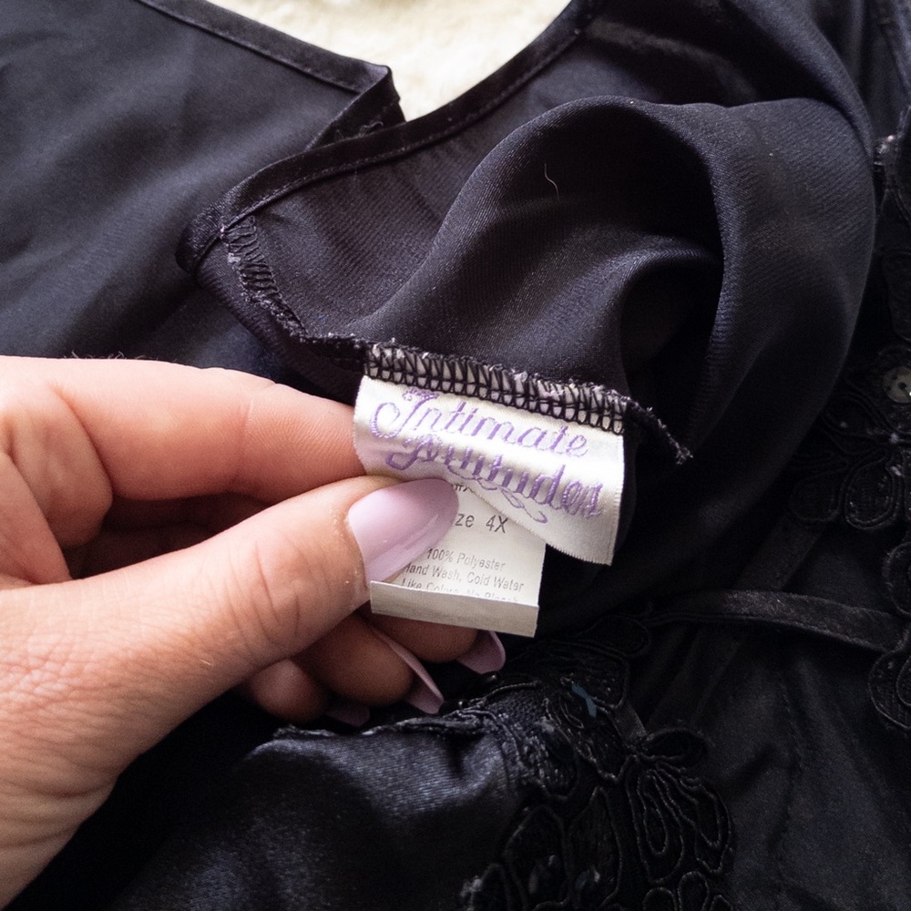 Elegant Black Lace Trim Nightgown Intimate Attitudes Vintage Retro - Picture 6 of 9